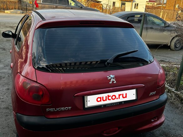 2004 Peugeot 206, красный, 120000 рублей - вид 3