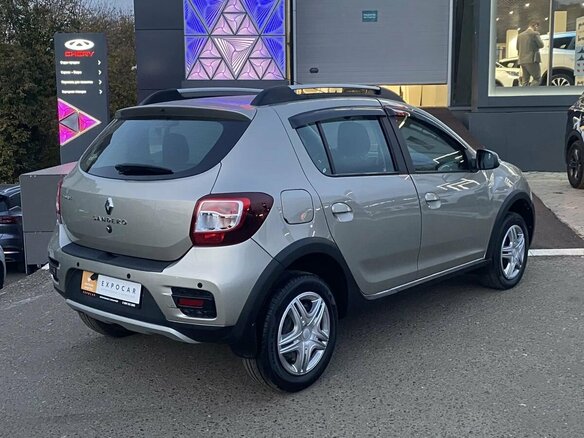 2018 Renault Sandero Stepway II, бежевый, 899000 рублей - вид 3