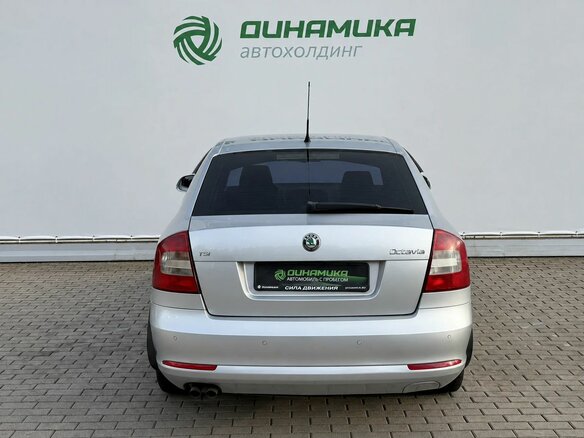 2010 Skoda Octavia II (A5) Рестайлинг, серебристый, 650000 рублей - вид 5