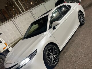 2023 Toyota Camry VIII (XV70) Рестайлинг, белый, 5400000 рублей, вид 1