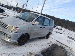 1999 Toyota Town Ace Noah III, серебристый, 300000 рублей, вид 1