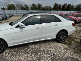2013 Mercedes-Benz E-Класс 200 IV (W212, S212, C207) Рестайлинг, белый, 1750000 рублей, вид 3