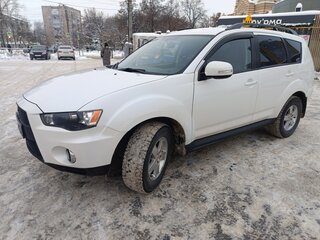 2010 Mitsubishi Outlander II Рестайлинг, белый, 1500000 рублей, вид 2