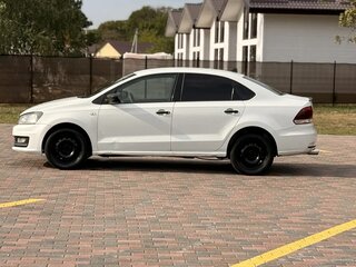 2018 Volkswagen Polo V Рестайлинг, белый, 630000 рублей, вид 3