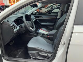 2025 Volkswagen Lavida III Рестайлинг, белый, 1730000 рублей, вид 4