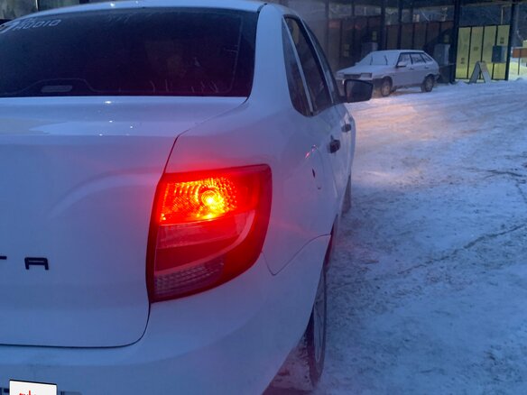 2012 Lada (ВАЗ) Granta I, белый, 210000 рублей - вид 10
