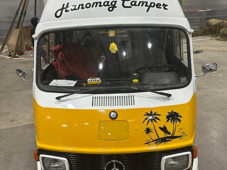 1974 Mercedes-Benz T1, жёлтый, 2500000 рублей, вид 2