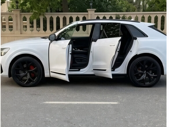 2020 Audi RS Q8 I, белый, 13450000 рублей - вид 4