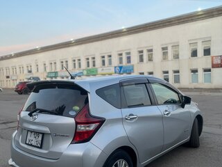 2017 Nissan Note e-Power II Рестайлинг, серый, 1100000 рублей, вид 4
