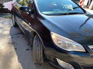 2011 Opel Astra J, чёрный, 749000 рублей, вид 5