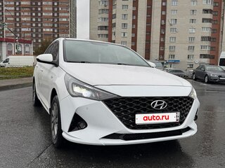 2022 Hyundai Solaris II Рестайлинг, белый, 1750000 рублей, вид 2