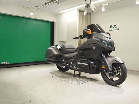 2015 Honda GL 1800 Gold Wing, серый, 1377000 рублей, вид 3