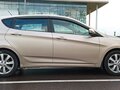 2013 Hyundai Solaris I, бежевый, 735000 рублей - вид 2