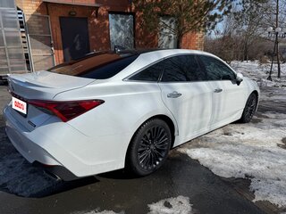 2022 Toyota Avalon V, белый, 3400000 рублей, вид 1