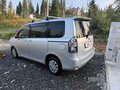 2008 Toyota Voxy II (R70), серебристый, 1000000 рублей - вид 3