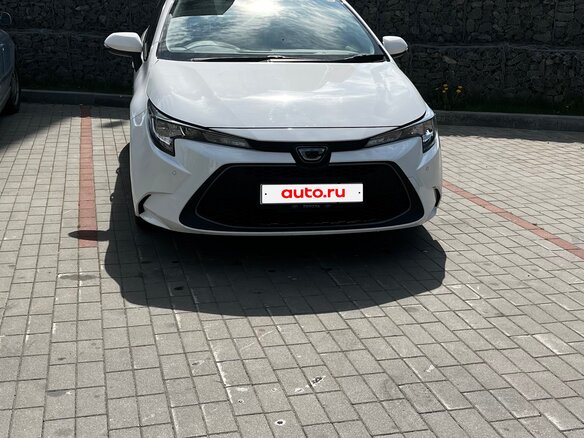 2019 Toyota Corolla XII (E210), белый, 1750000 рублей - вид 1