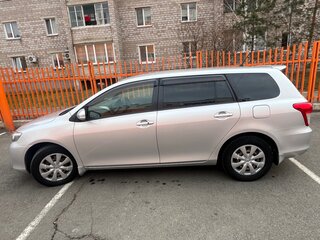 2010 Toyota Corolla Fielder X (E140, E150) Рестайлинг, серый, 1140000 рублей, вид 3