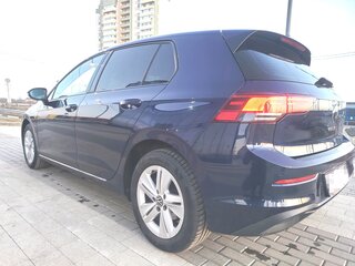 2021 Volkswagen Golf VIII, синий, 1750000 рублей, вид 3
