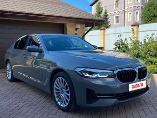2021 BMW 5 серии 520i VII (G30/G31/G38) Рестайлинг, серый, 4390000 рублей, вид 3