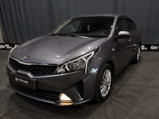 2021 Kia Rio IV Рестайлинг, серый, 1780000 рублей, вид 1