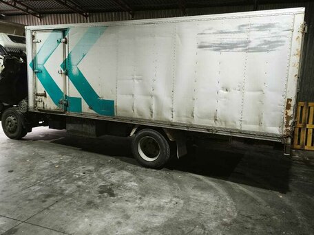 2002 Toyota Dyna, белый, 1000000 рублей, вид 1