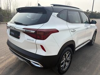 2021 Kia KX3, белый, 1510000 рублей, вид 4