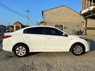 2020 Kia Rio IV Рестайлинг, белый, 915000 рублей, вид 2