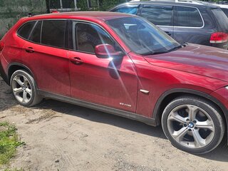 2011 BMW X1 28i I (E84), красный, 1350000 рублей, вид 3