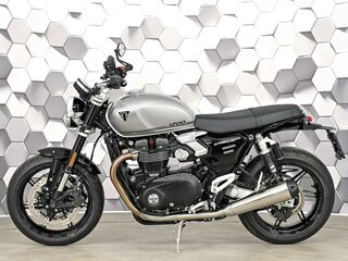 2026 Triumph Speed Twin, серебристый, 1699000 рублей, вид 4