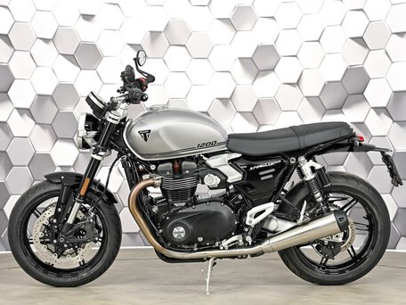 2026 Triumph Speed Twin, серебристый, 1699000 рублей, вид 4