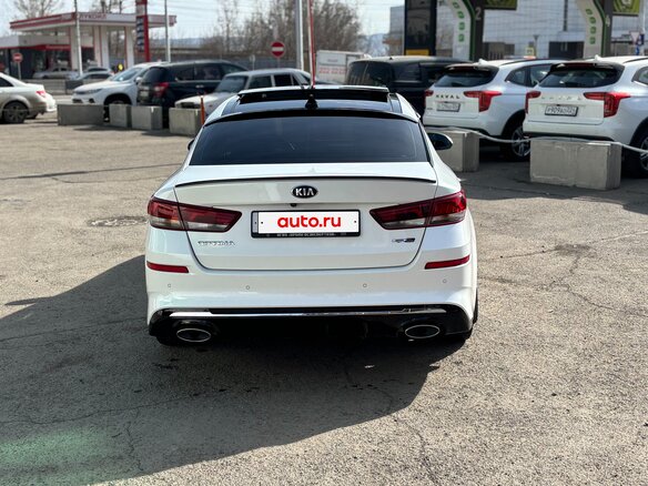 2019 Kia Optima IV Рестайлинг, белый, 1990000 рублей - вид 7