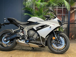 2025 Triumph Daytona 660, белый, 1150000 рублей, вид 1
