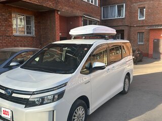 2014 Toyota Voxy III (R80), белый, 1720000 рублей, вид 1