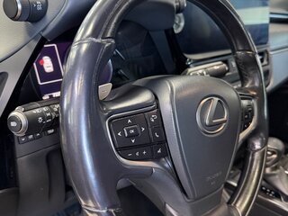 2022 Lexus ES 250 VII Рестайлинг, белый, 4100000 рублей, вид 5