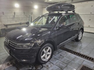 2017 Volkswagen Tiguan II, чёрный, 3100000 рублей, вид 1