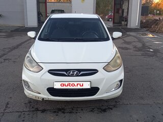 2012 Hyundai Solaris I, белый, 650000 рублей, вид 1