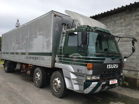 1993 Isuzu Giga (C-series), зелёный, 1500000 рублей, вид 2