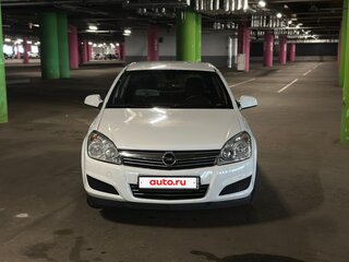 2010 Opel Astra H Рестайлинг, белый, 550000 рублей, вид 4
