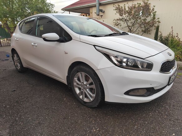 2015 Kia Ceed II, белый, 1150000 рублей