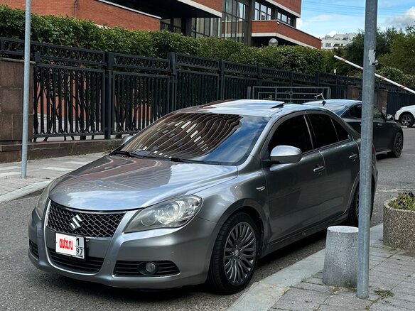 2009 Suzuki Kizashi, серый