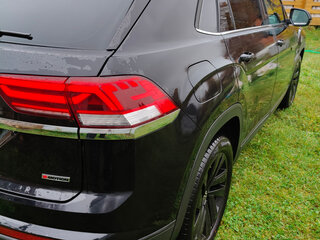 2022 Volkswagen Atlas Cross Sport I, чёрный, 3700000 рублей, вид 2
