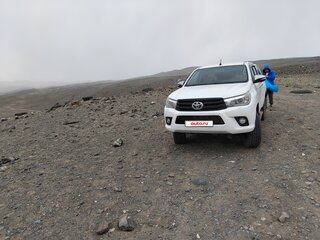 2015 Toyota Hilux VIII, белый, 2800000 рублей, вид 3