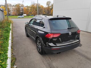2018 Volkswagen Tiguan II, чёрный, 1600000 рублей, вид 4