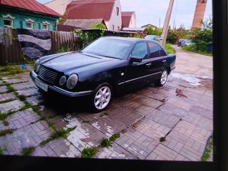 1998 Mercedes-Benz E-Класс 240 II (W210, S210), чёрный, 280000 рублей, вид 2