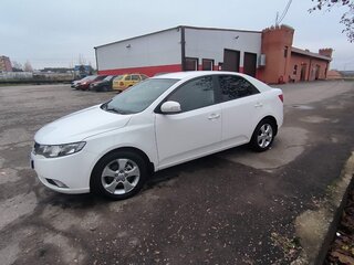 2009 Kia Cerato 5-speed II, белый, 530000 рублей, вид 4