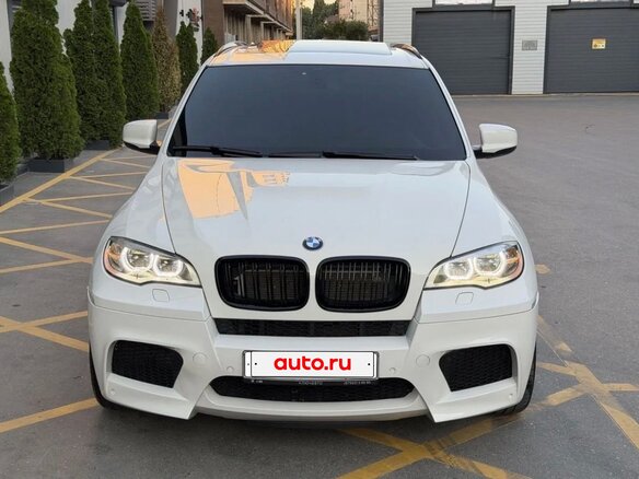 2011 BMW X5 M I (E70), белый, 1750000 рублей - вид 2