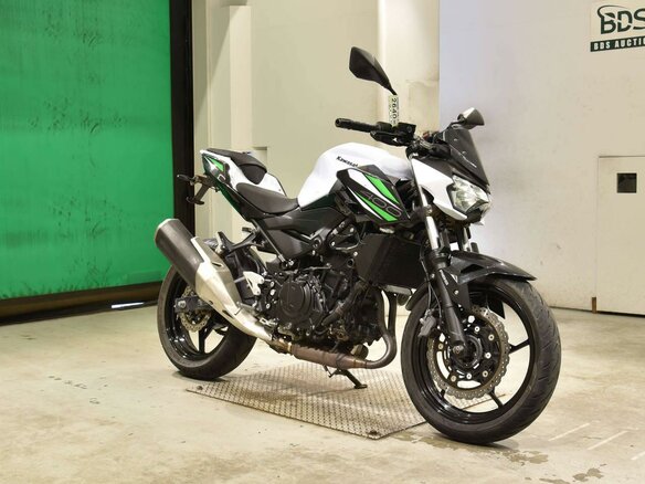 2019 Kawasaki Z 400, белый, 619000 рублей - вид 2