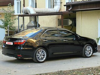 2017 Toyota Camry VII (XV50) Рестайлинг 2, чёрный, 2350000 рублей, вид 2