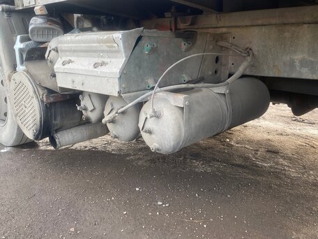 1988 Volvo F-Series, зелёный, 450000 рублей, вид 3