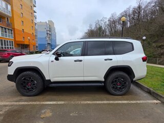 2021 Toyota Land Cruiser 300 Series, белый, 8100000 рублей, вид 2